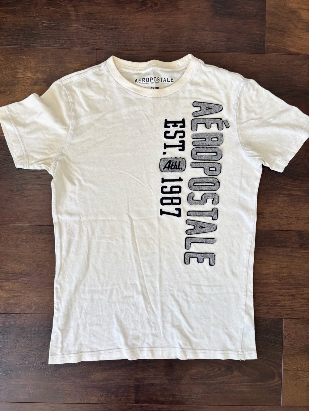 Aeropostale White Graphic Crew Tee